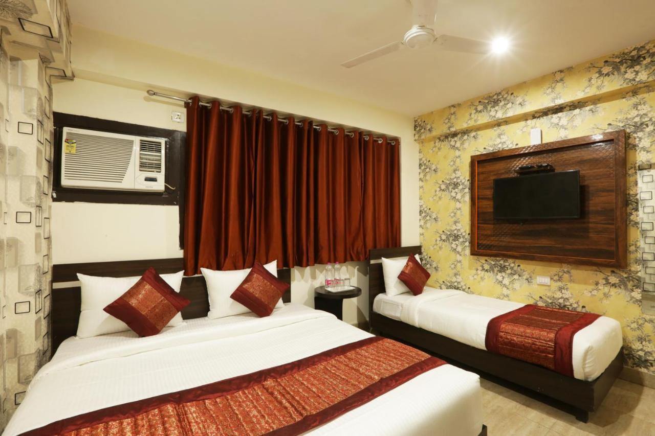 Hotel Sky Wood At Airport New Delhi Bagian luar foto